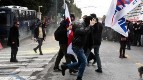 Brutale repressione della mobilitazione di massa degli insegnanti da parte del governo